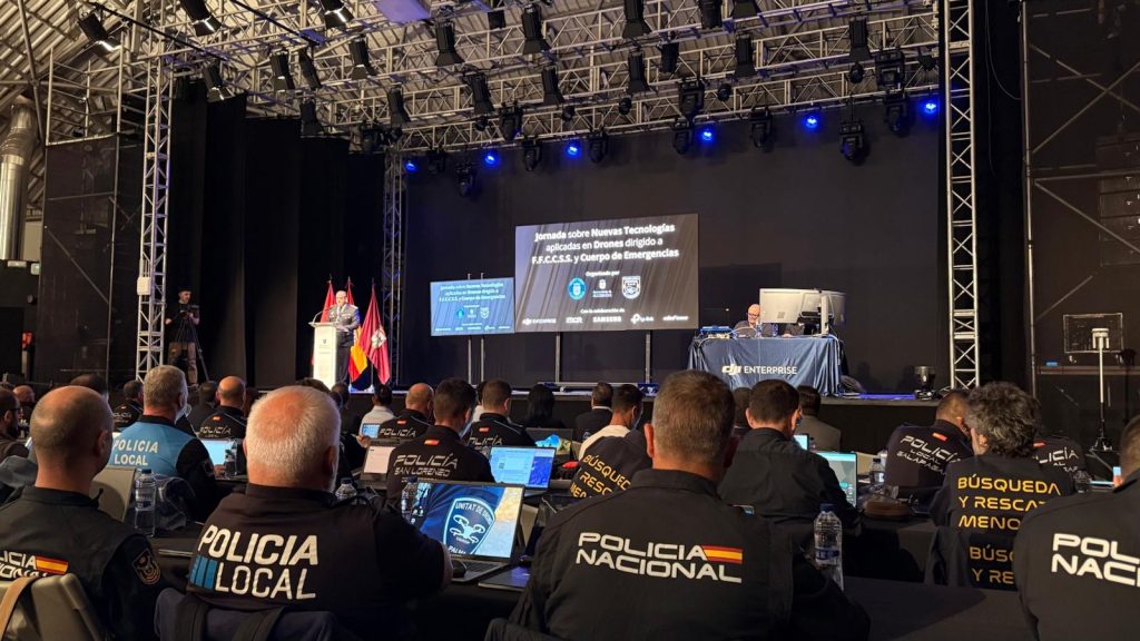 Equipo de profesionales de BlueDrone Formación en evento de seguridad
